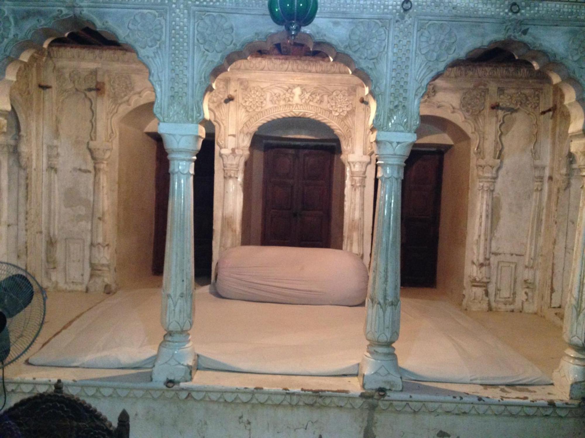 Narayan Niwas Castle Hotel Ramgarh Shekhawati Room photo